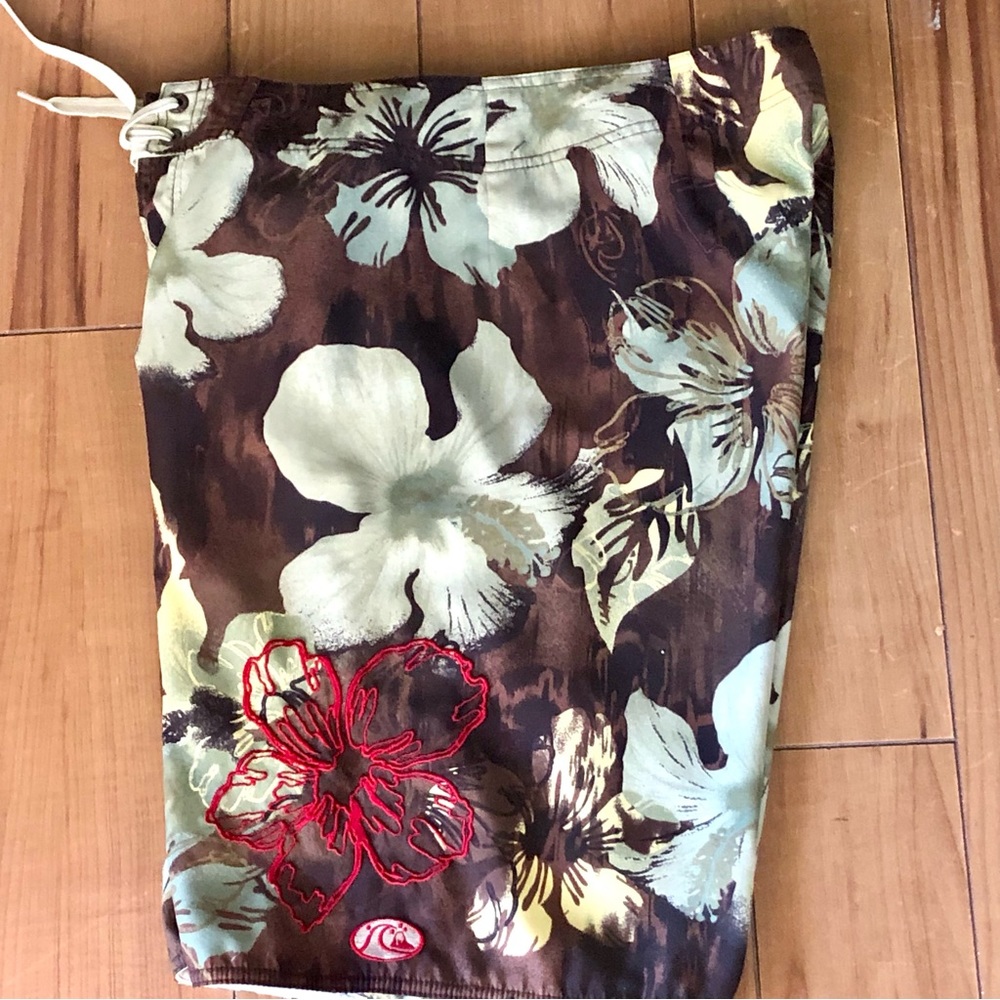 Quicksilver Edition Beach Surfing Board Shorts 34”